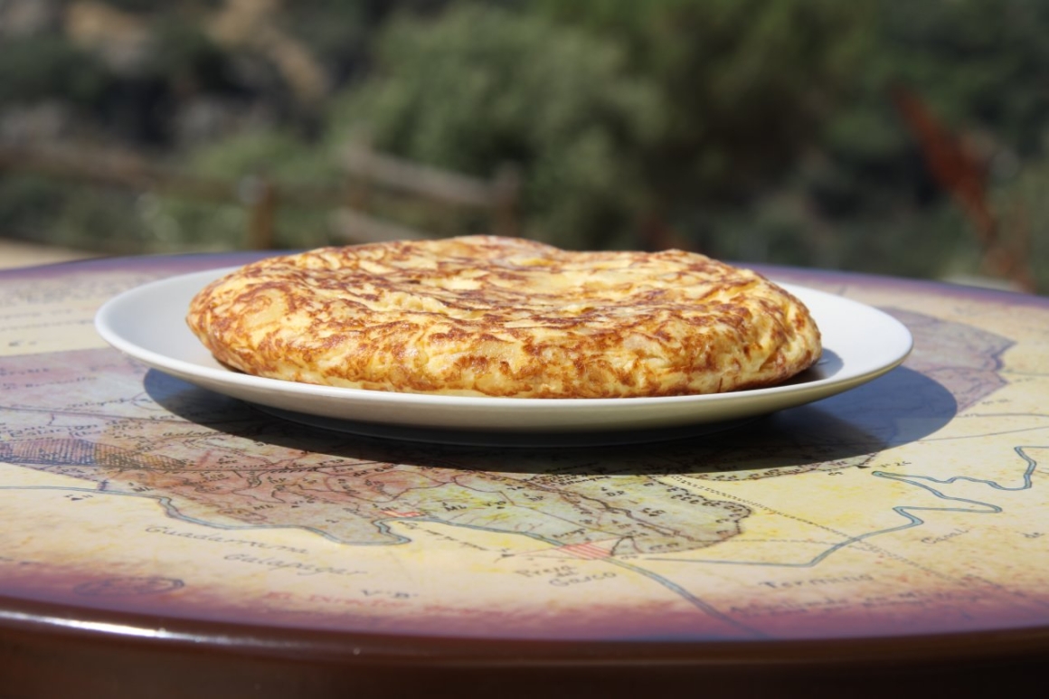 Sociedad Geográfica Café: Su famosa y deliciosa tortilla | Google Maps Business View
